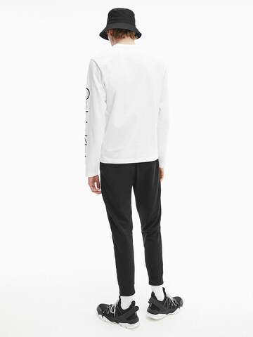 T-Shirt Calvin Klein en blanc