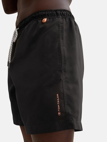 TOM TAILOR Badeshorts in Schwarz