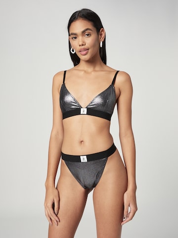 VIERVIER Thong 'Svea' in Black