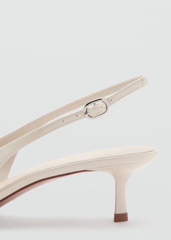 MANGO Slingpumps 'Circo' in Wit
