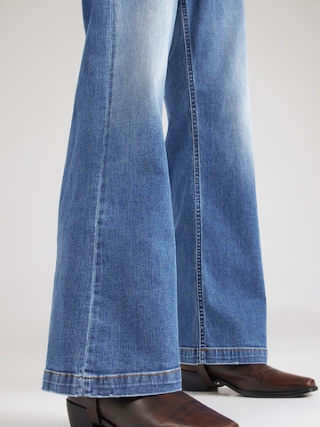 Herrlicher Flared Farmer 'Edna' - kék