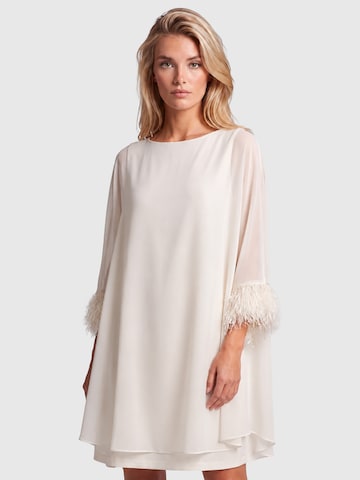 APART Kleid in Weiß: Vorderseite