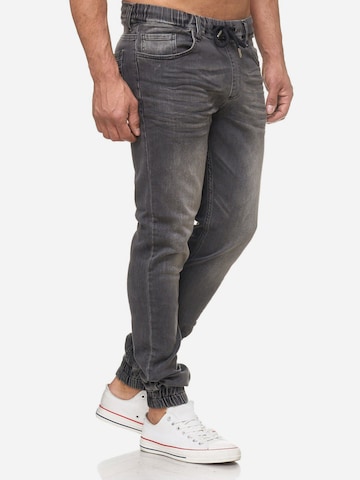 Tazzio Regular Jeans '17506' in Schwarz