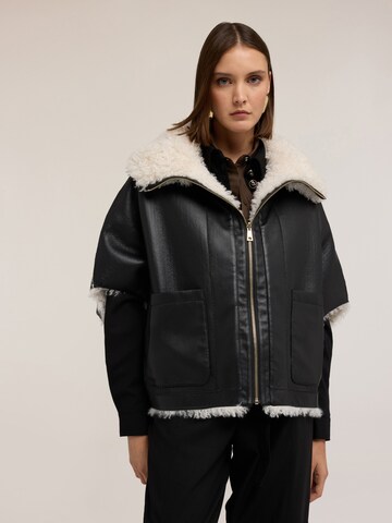 Cappotto invernale di MOTIVI in nero: frontale