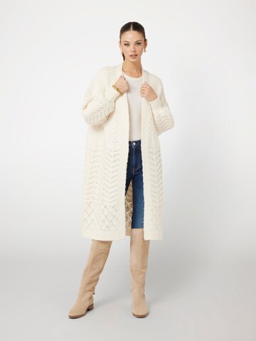 GUESS Knit Cardigan in White: front