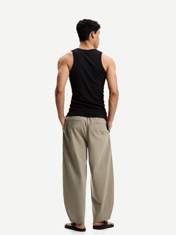 Loosefit Pantaloni di Bershka in marrone