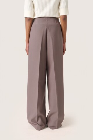 SOAKED IN LUXURY Wide leg Pantalon 'Corinne' in Grijs