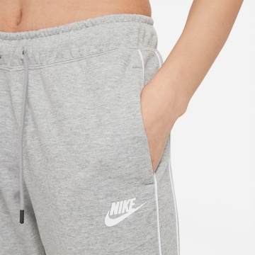 Effilé Pantalon Nike Sportswear en gris