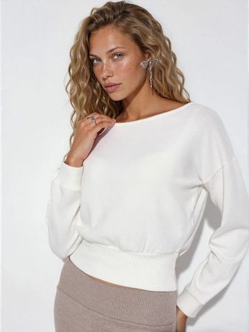 Sweat-shirt Busem en blanc : devant