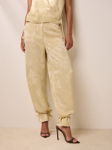 Loosefit Pantaloni 'BHOEM' di Bhoem in beige