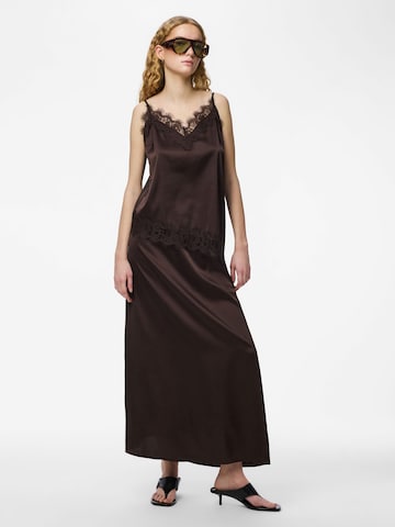 Gonna 'PCFesta' di PIECES in marrone