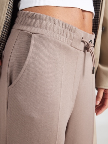 Wide Leg Pantalon à plis monari en gris