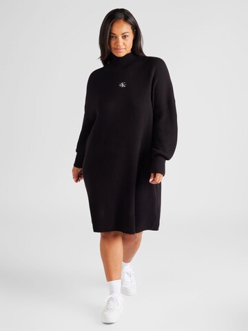 Robes en maille Calvin Klein Jeans Curve en noir : devant