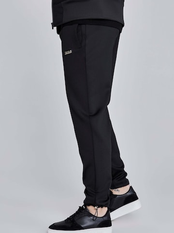 SikSilk Slimfit Sporthose 'Smart Joggers' in Schwarz