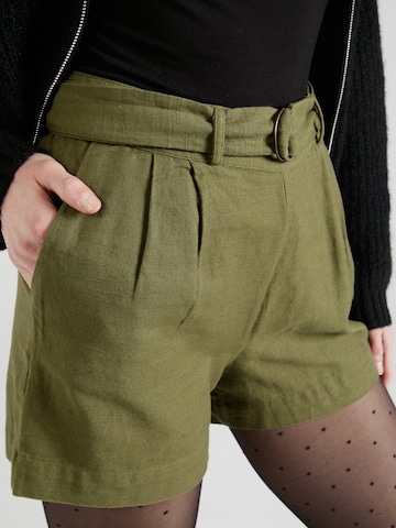 regular Pantaloni con pieghe di Springfield in verde
