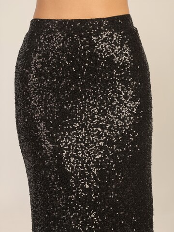 APART Skirt in Black