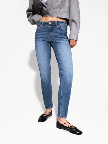 Bershka Skinny Džíny – modrá: přední strana