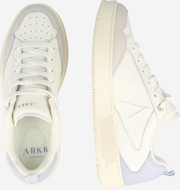 Sneaker bassa 'Visuklass' di ARKK Copenhagen in bianco