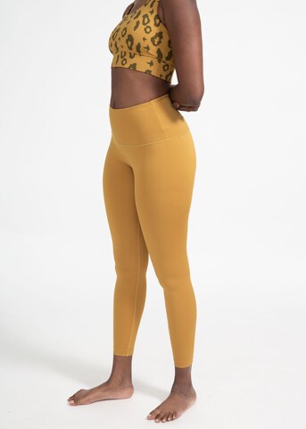 Boochen Skinny Leggings in Yellow: front