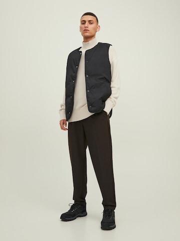 JACK & JONES Regular Pleat-front trousers 'Bill' in Brown