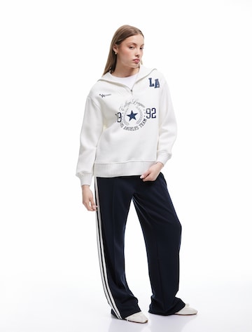 Koton Sweatshirt in White: front