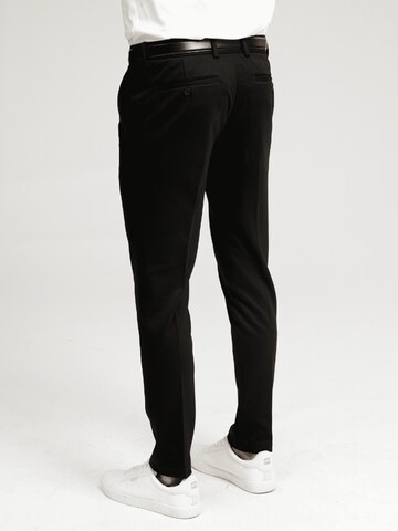 TEESHOPPEN Slimfit Hose in Schwarz