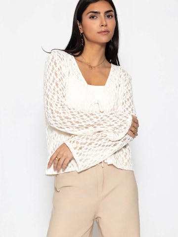 SASSYCLASSY Strickjacke in Weiß
