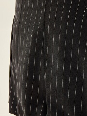 Hiccup - Saia em preto