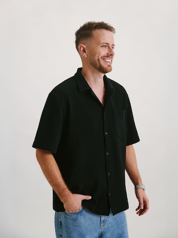 NCO Shirt in Schwarz: Vorderseite