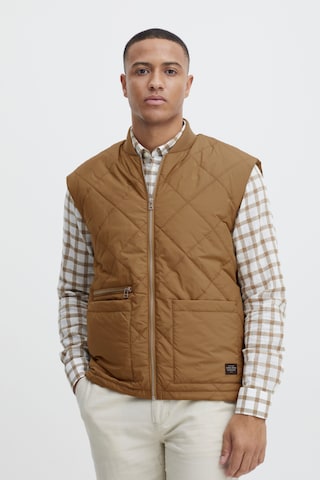 Casual Friday Bodywarmer in Bruin: voorkant