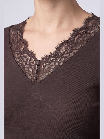 Ciocca - Camiseta térmica 'Maglia Intima con Pizzo in Cashmere Modal Scollo a V' en marrón