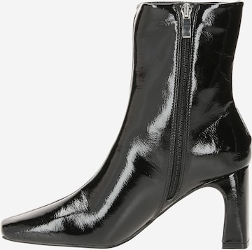 GLAMOROUS Ankle Boots in Black
