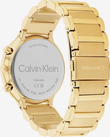 Ceas analogic de la Calvin Klein pe auriu
