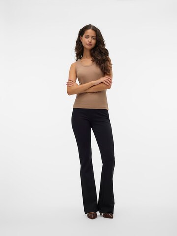 VERO MODA Flared Παντελόνι 'Kamma' σε μαύρο