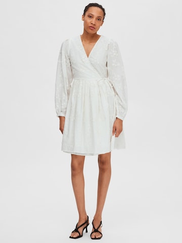 Selected Femme Petite Kleid in Weiß