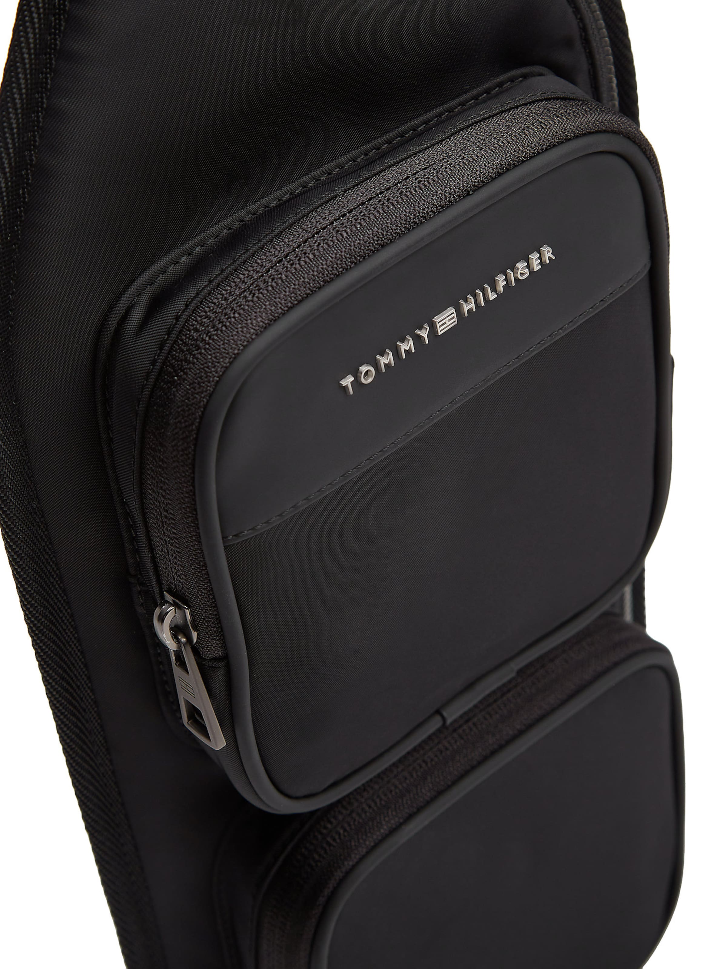 TOMMY HILFIGER Umhängetasche in Schwarz