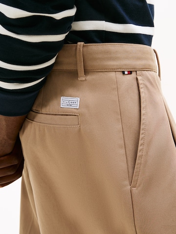 TOMMY HILFIGER Ohlapna forma Hlače na rob 'MURRAY' | bež barva