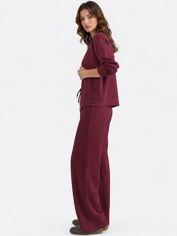 Lady Bersan Leisure suit in Red