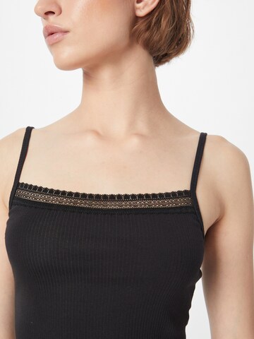 SLOGGI Top 'GO Ribbed' in Schwarz