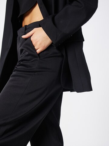 DRYKORNTapered Chino hlače 'SERIOUS' - crna boja