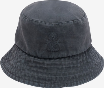 Chapeaux ARMEDANGELS en gris : devant