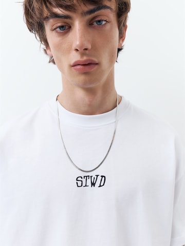 Tricou 'STWD' de la Pull&Bear pe alb