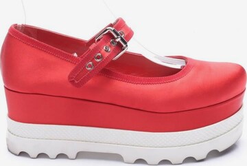 Miu Miu Flats & Loafers in 37 in Red: front