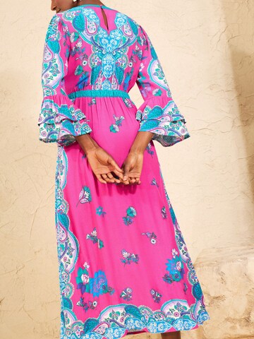 Rochie de la love & roses pe roz