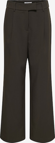 ONLY - Pantalón plisado 'ONLLinda' en marrón: frente