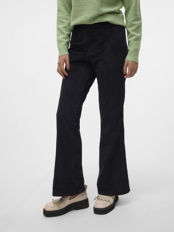 SOMETHINGNEW Flared Pleat-front trousers 'DIANA' in Black
