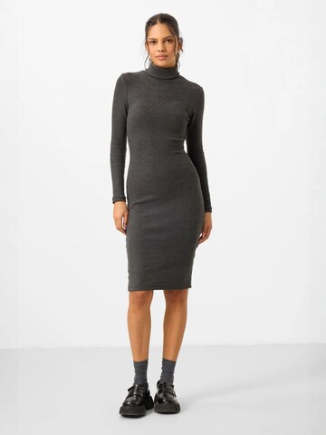 Tommy Life Dress in Grey