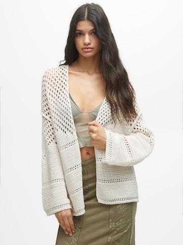 Pull&Bear Gebreid vest in Beige: voorkant