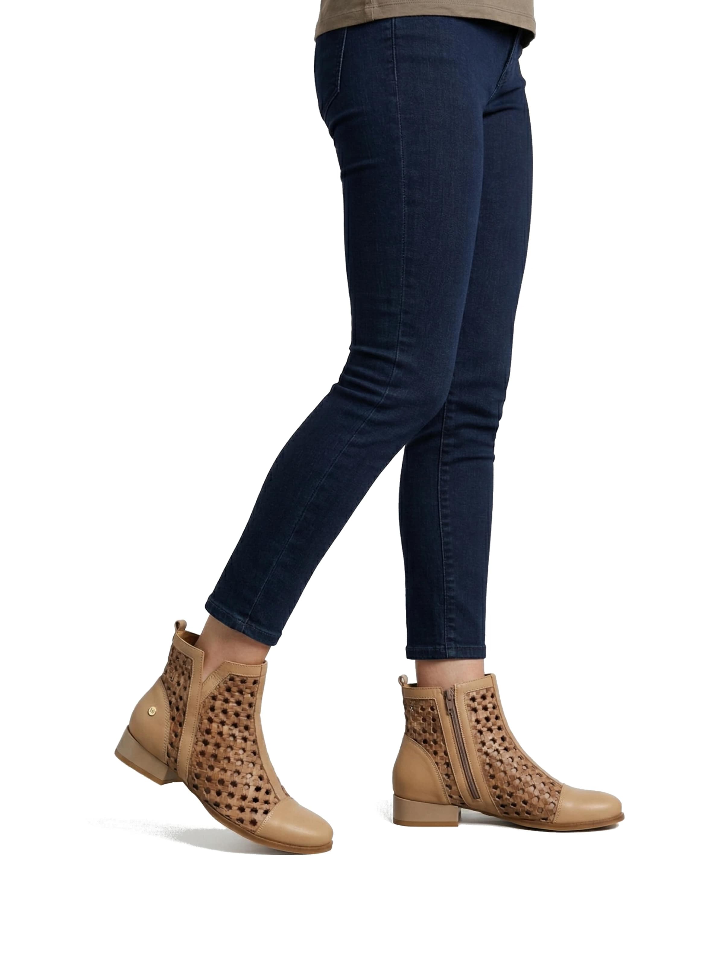 Maciejka Ankle boots '06397-29/00-1' in Beige