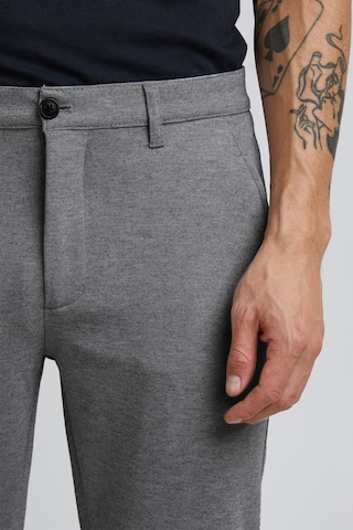 Coupe slim Pantalon chino 'DAVE  BARRO' !Solid en gris